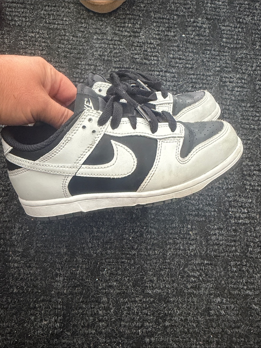 Nike Kids Black and light gray  Low-Top Sneakers with Swoosh